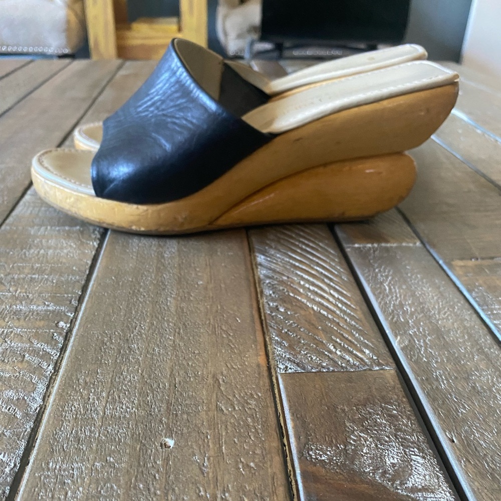 Donald J. Pliner Black Leather Slide Wedge Sandals with Tan Wood-Look Platform - Picture 9 of 9
